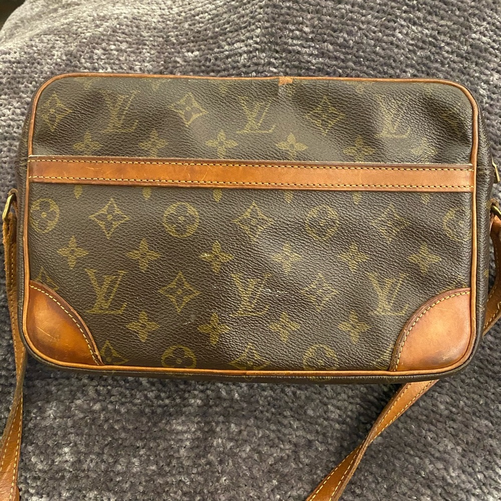 AUTHENTIC Vintage Louis Vuitton Trocadero 27.